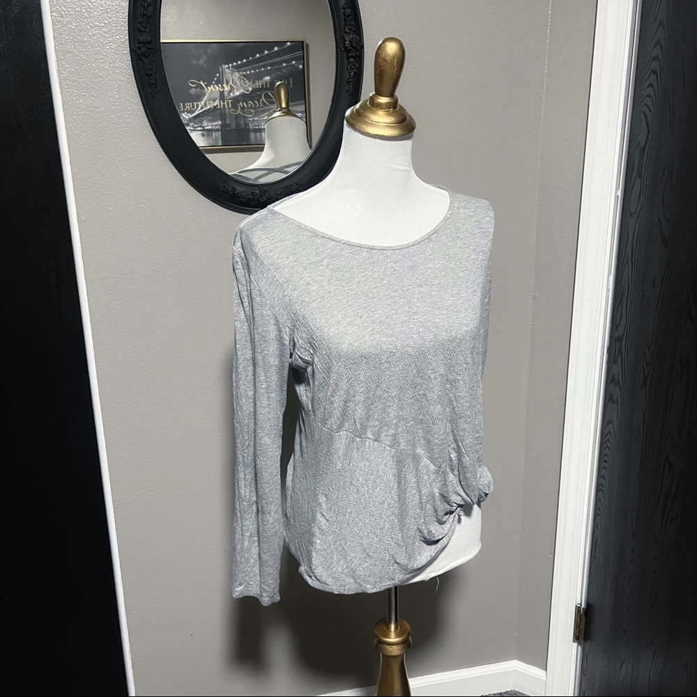 I.N. San Francisco gray top size Large